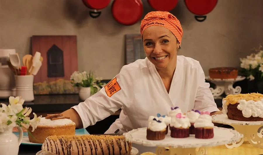 Capa: Curso Carole Crema: Baixe Segredos de Confeiteiro – Massas & Receitas